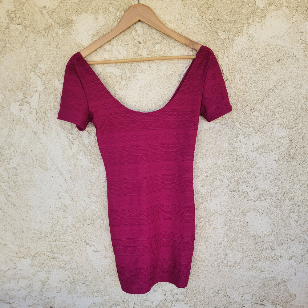 FOREVER 21 Magenta Fuchsia Pink Short Sleeve Scoop Neck Dress Size S